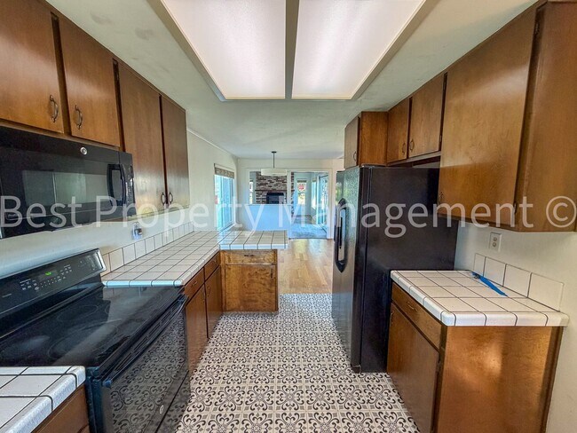 Foto del edificio - Great Shape Single Family Home near Fremont Bart Station