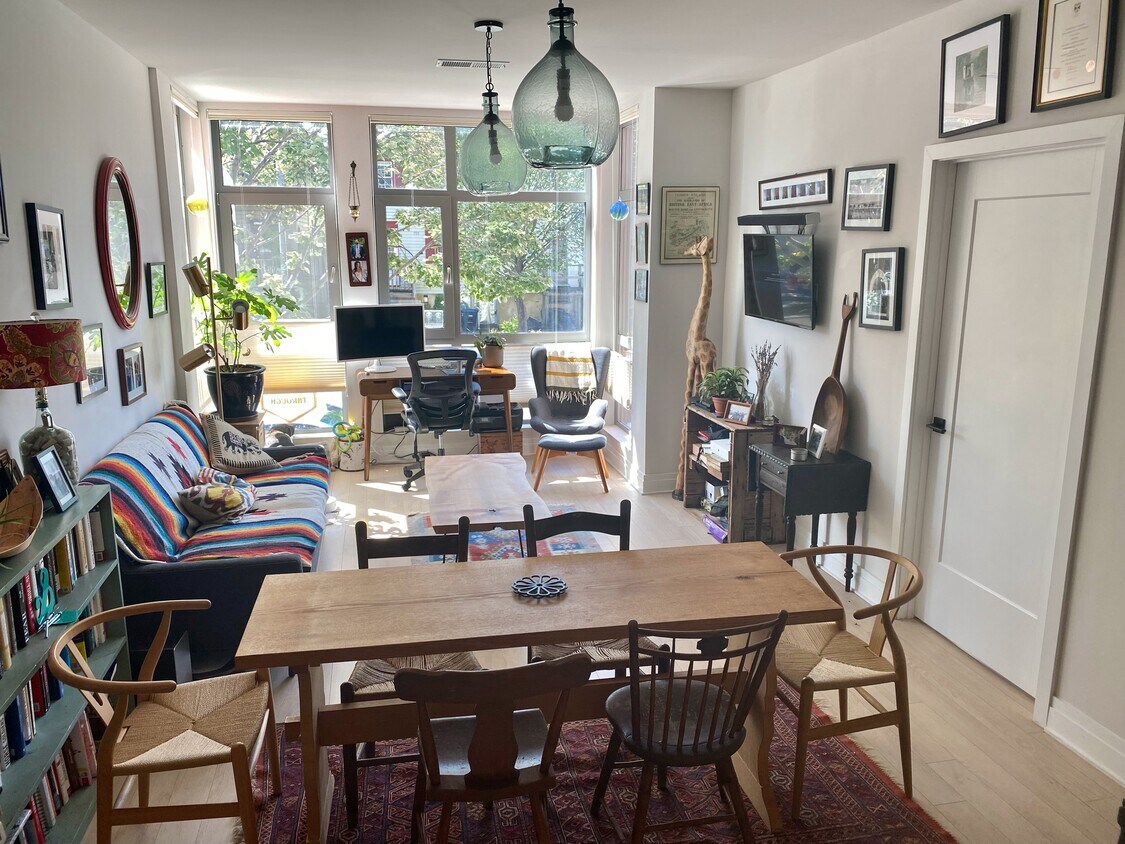 Dining and living area, looking West - 900 11th St SE