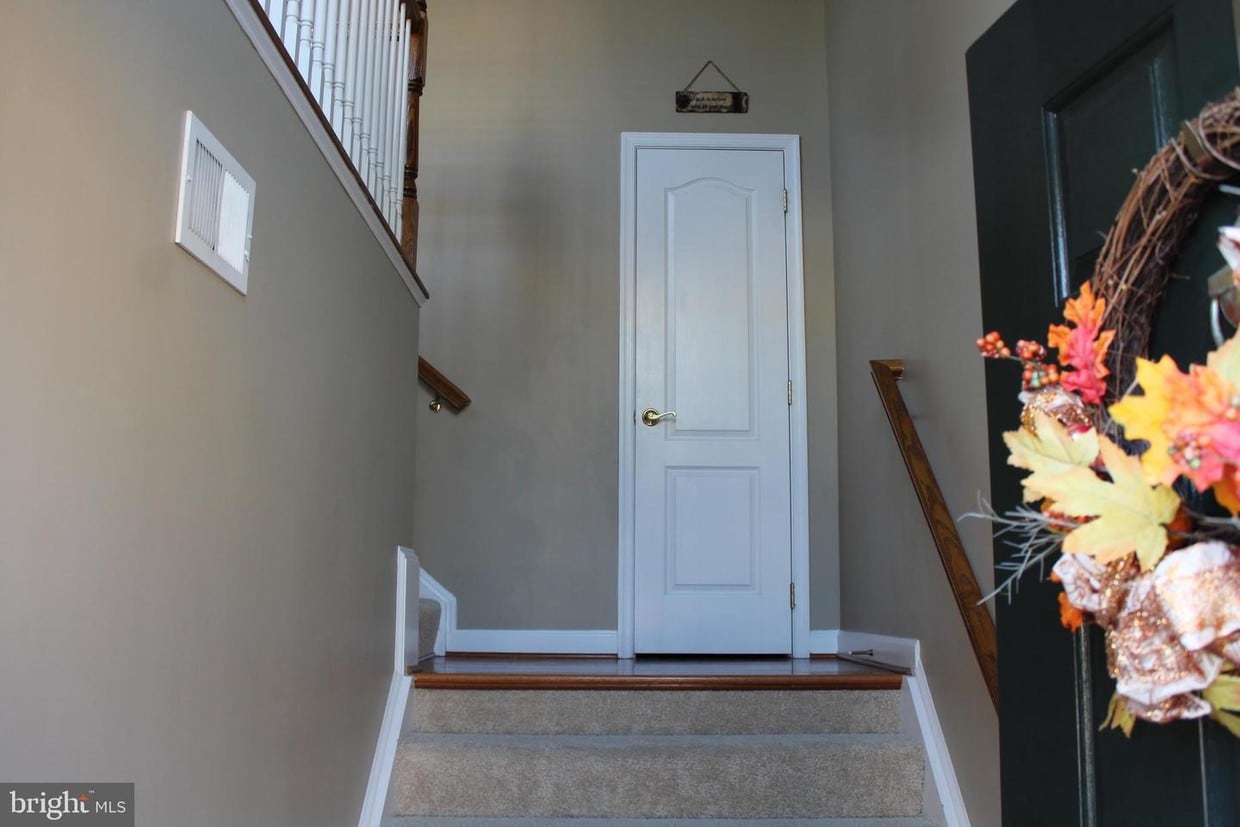 Primary Photo - 16510 Steerage Cir