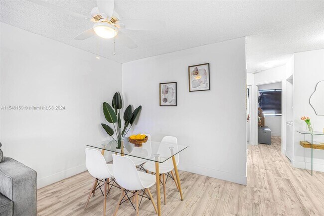 Foto del edificio - 1144 NW 125th Path