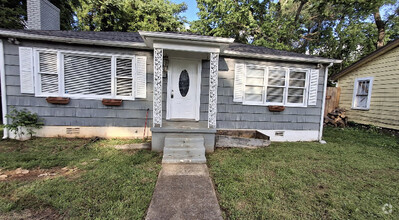 Building Photo - 906 Appleby St NW