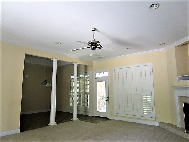 Building Photo - 420 Fairway Ln