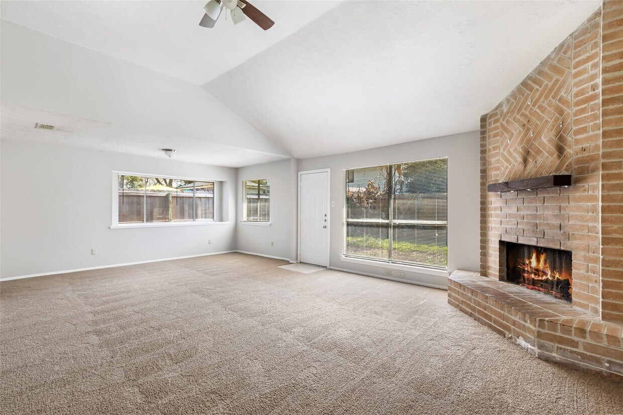 Foto del edificio - 7310 Maple Walk Dr
