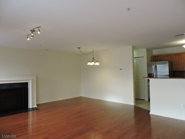 Foto del edificio - 44 Ridgedale Ave