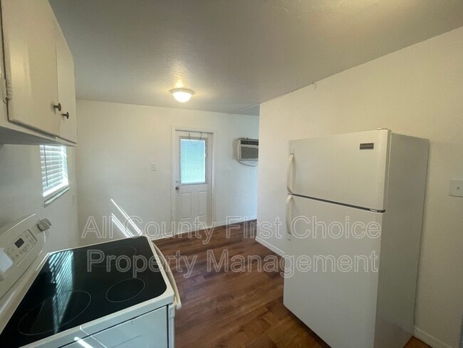 Building Photo - 8756 93rd Ave