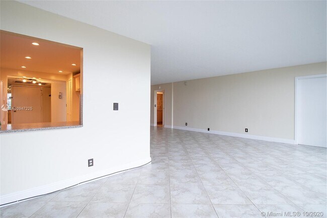 Foto del edificio - 2101 Atlantic Shores Blvd