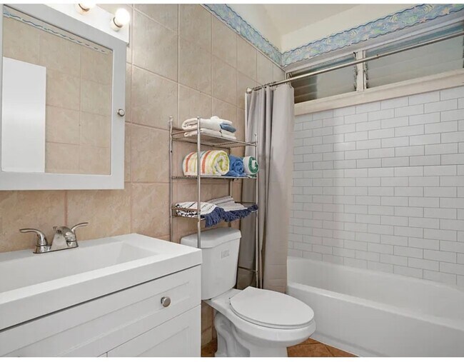 Foto del edificio - Wailu Houselots 4 bed 2 bath unfurnished SFH