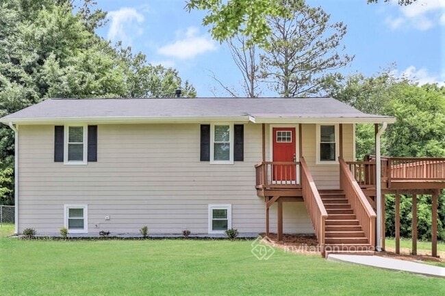 Building Photo - 2627 Chambers Rd