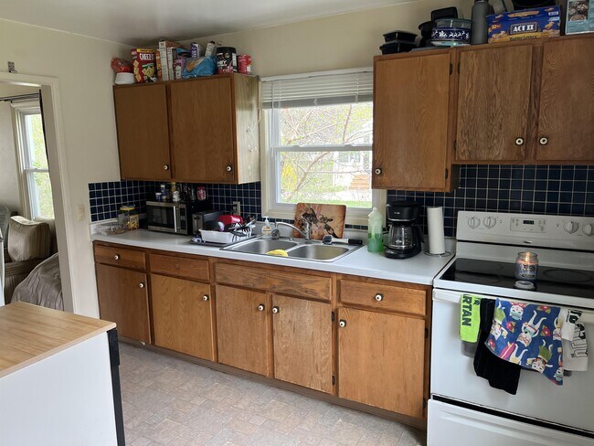 Building Photo - 532 Stoddard Ave