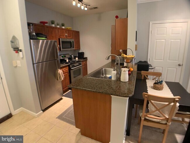 Building Photo - 12925 Centre Park Cir