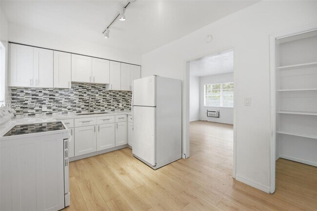 Foto del edificio - 3265 Franklin Ave