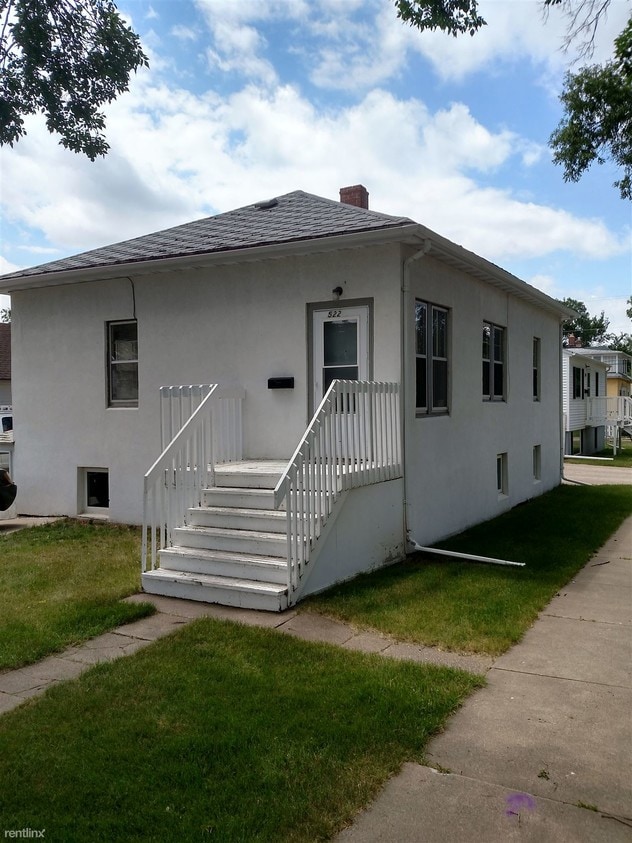 522 1/2 N 14th St, Bismarck, ND 58501 Townhome Rentals in Bismarck ND