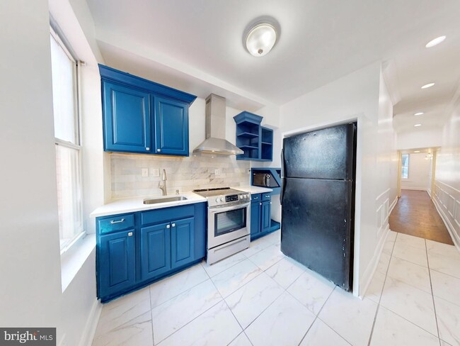 Building Photo - 1315 Pennsylvania Ave. SE