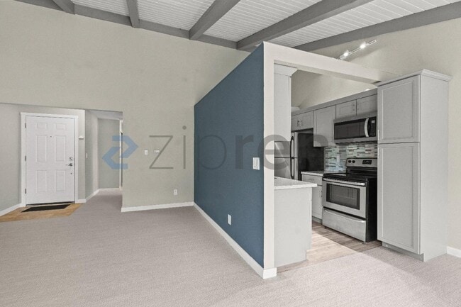 Building Photo - Unit F201
