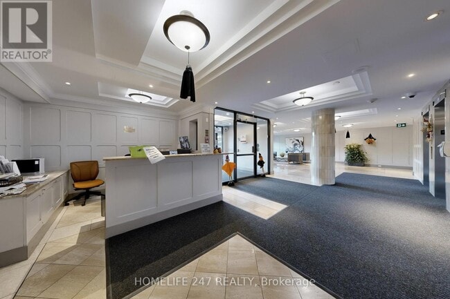 Building Photo - 330 McCowan Rd