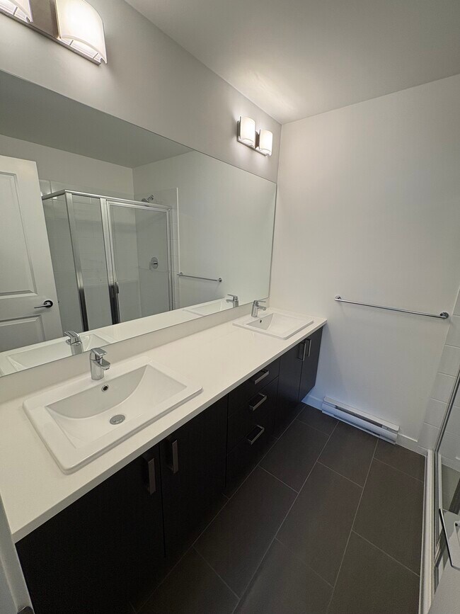 Photo du bâtiment - 15735 85 Av
