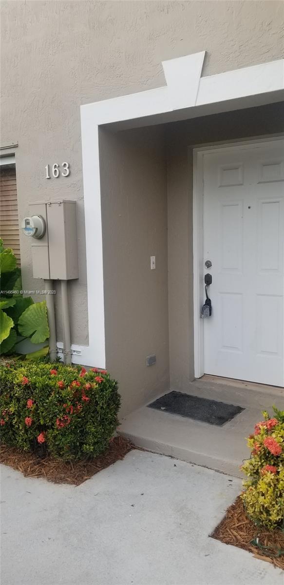 Foto del edificio - 163 Riviera Cir