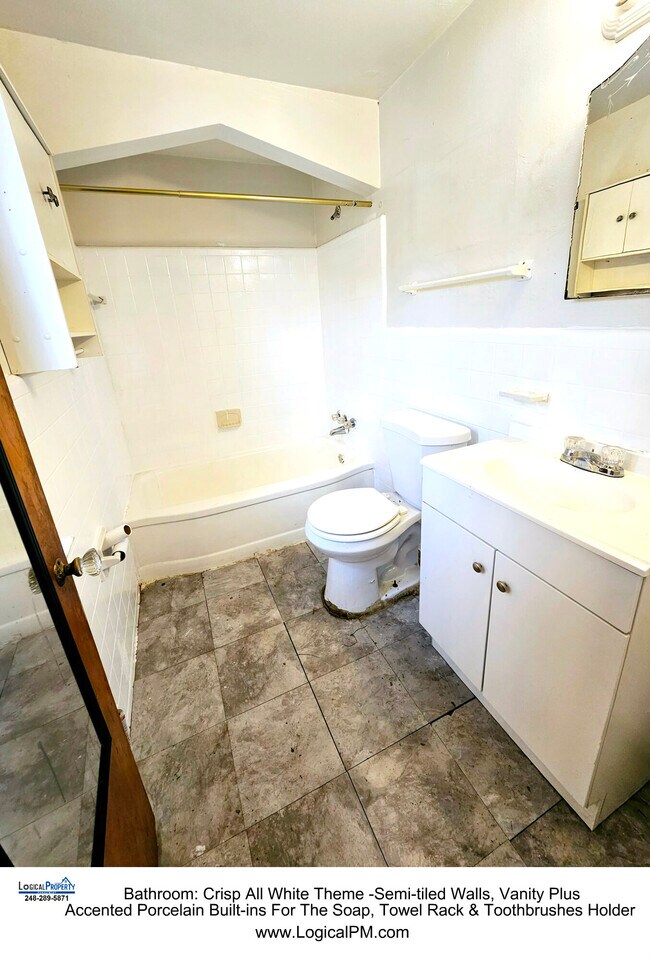 Foto del edificio - 2 Bed/1 Bath Townhouse w/ Basement, Hardwo...