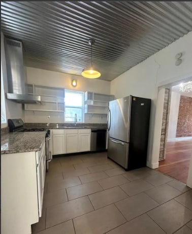 Building Photo - 418 W 43rd Ave