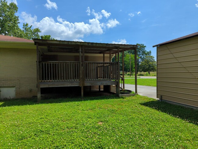 Building Photo - Hixson Duplex