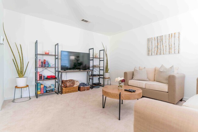 Foto del edificio - 2023 Habero Dr