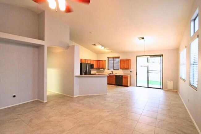 Foto del edificio - 6261 S Mesa Vista Dr