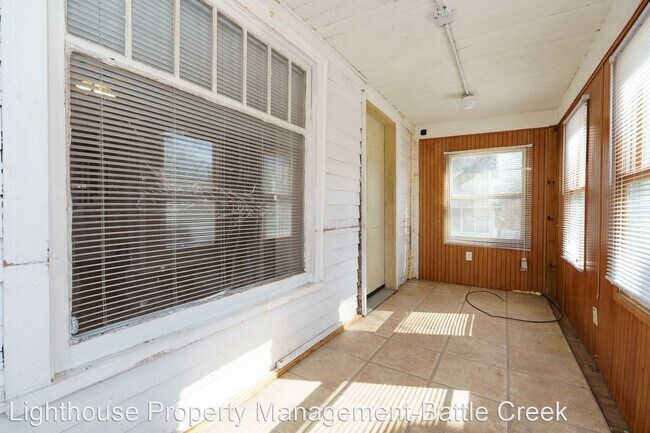 Building Photo - 2 br, 1 bath House - 11 Stayman