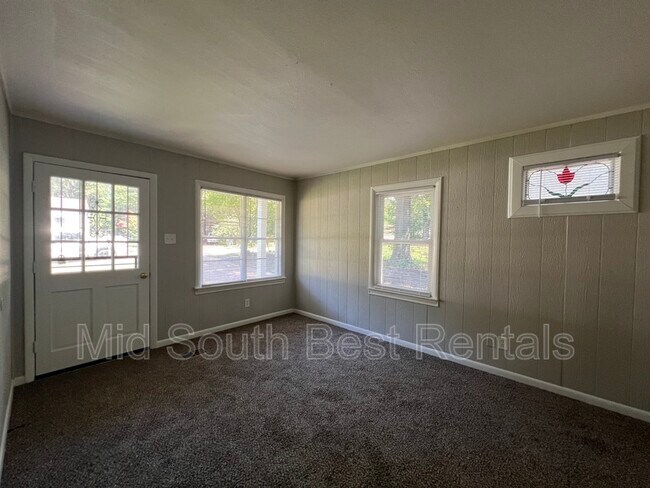 Foto del edificio - 2323 Slocum Ave