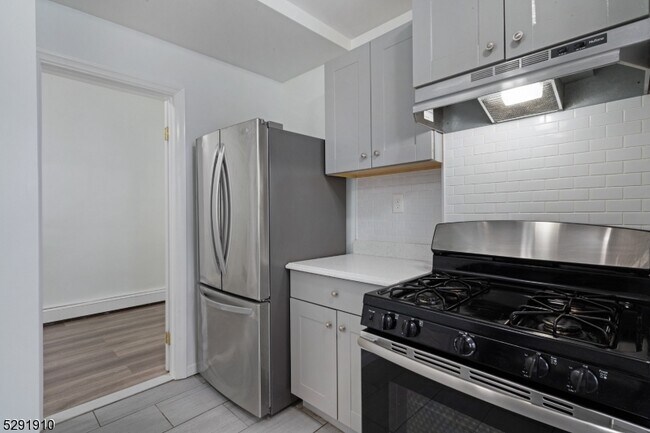 Building Photo - 279 Belmont Ave