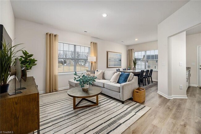 Foto del edificio - 5649 Carrington Ct