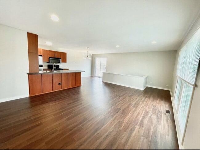 Building Photo - 7935 163rd Ct