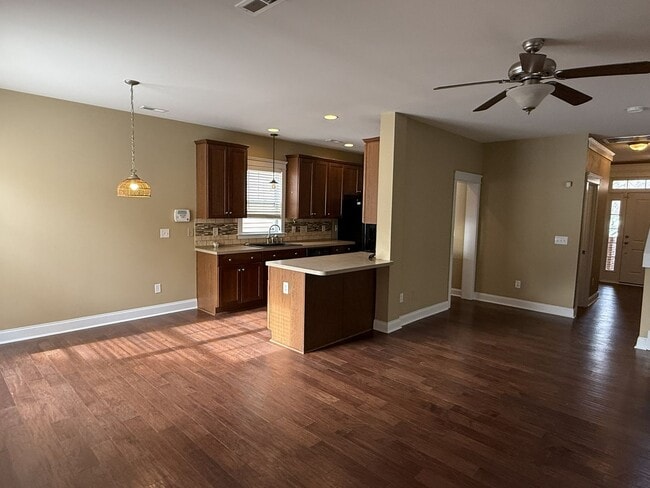 Building Photo - 15211 Barnsbury Dr