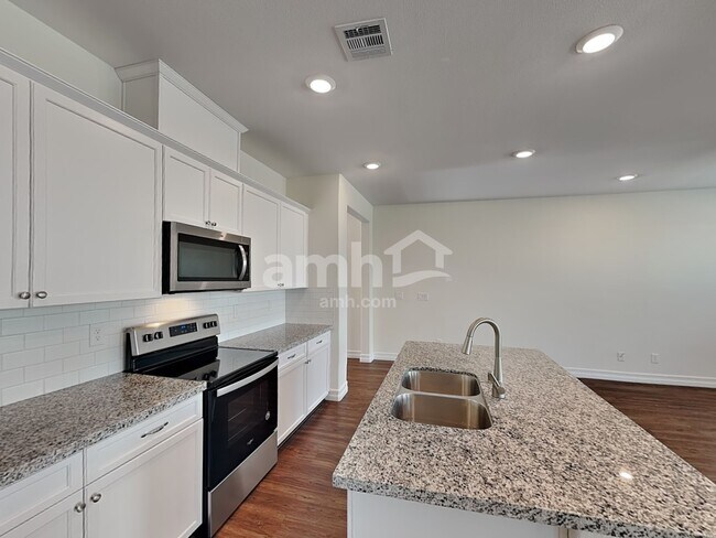 Foto del edificio - 6138 W Haleh Ave