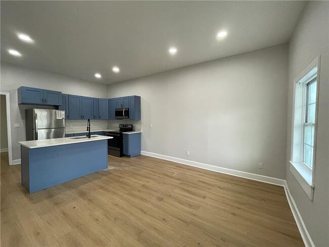 Building Photo - 29 Cornwall St