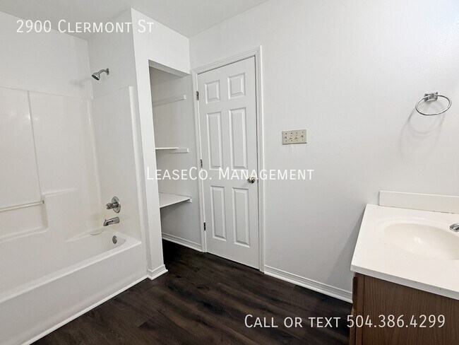 Foto del edificio - 2900 Clermont St