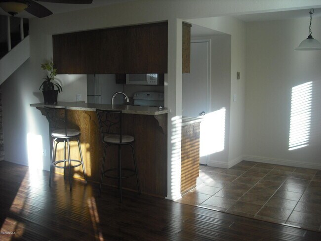 Building Photo - 611 Halyard St