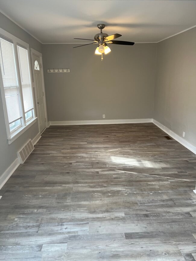 1734 Lindbergh St, Wyandotte, MI 48192 House Rental in Wyandotte, MI