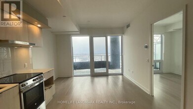 Building Photo - 448 Burnhamthorpe Rd W