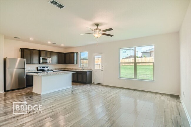 Building Photo - 198 Switchback Hl Rd