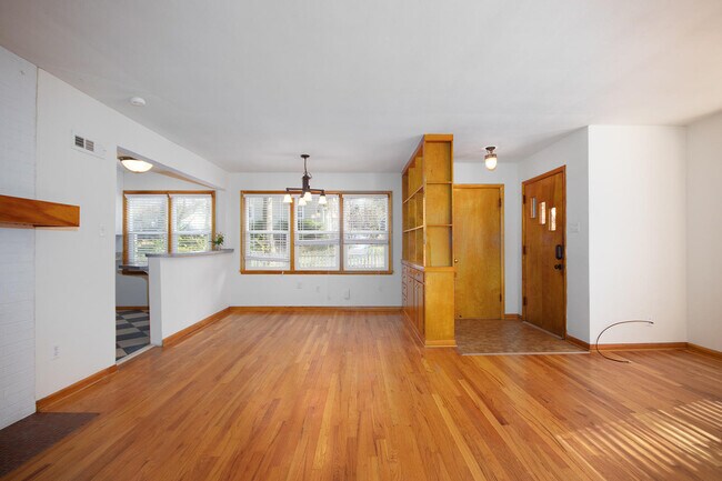 Building Photo - 1801 University Ave