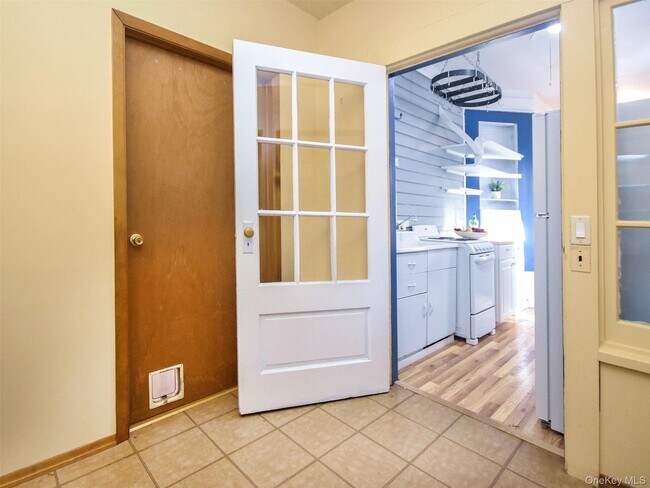 Foto del edificio - 42 Central Ave