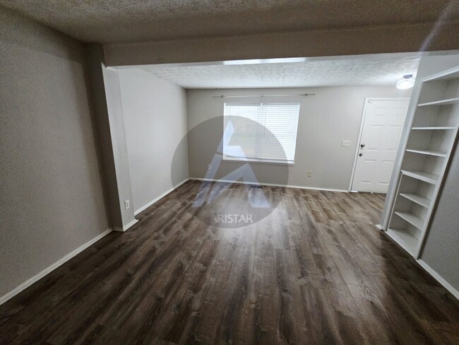 Foto del edificio - 8834 Long Beach Cir