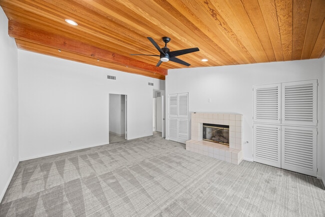 Building Photo - 255 W Camino Buena Vista