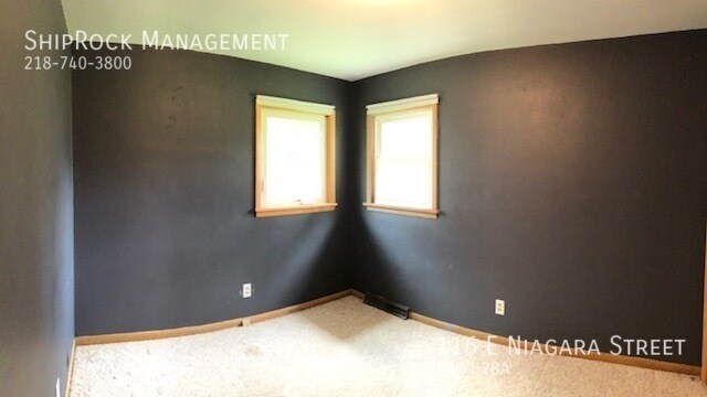 Building Photo - 116 E Niagara St