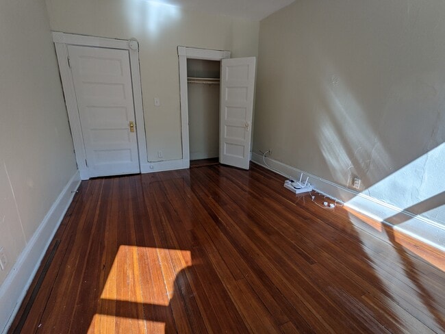 Building Photo - 1463 Beacon St