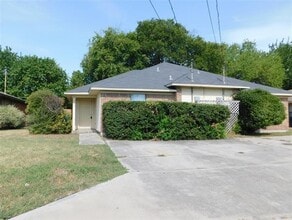 Building Photo - 3305 Gardenview Cir