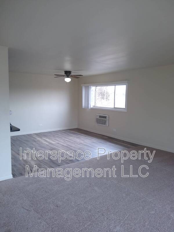 Building Photo - 9957 S Cicero Ave