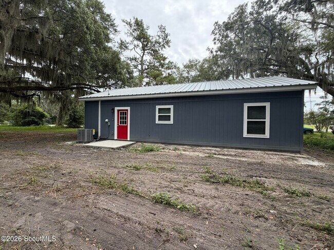 Foto del edificio - 656 Ridge Rd