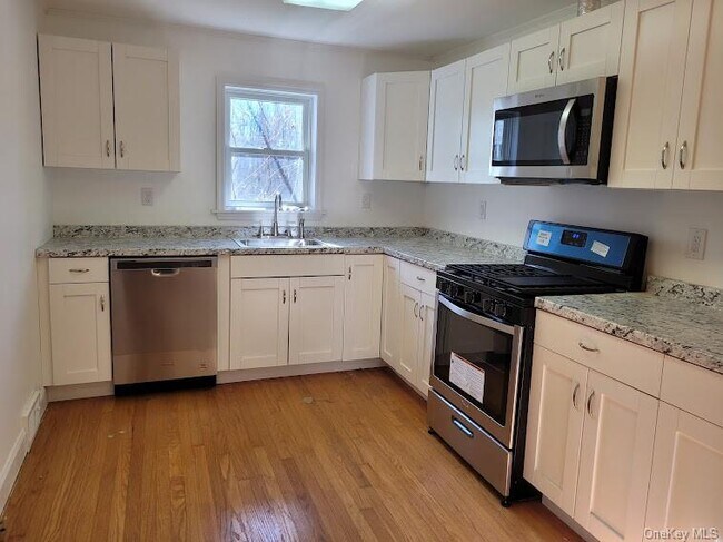Building Photo - 1521 NY-208