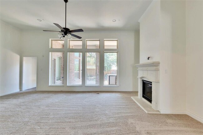 Building Photo - 6112 Empresa Dr